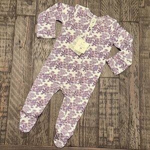 Kate Quinn Long Sleeve Zipper Footie in Lilac Wildflowers